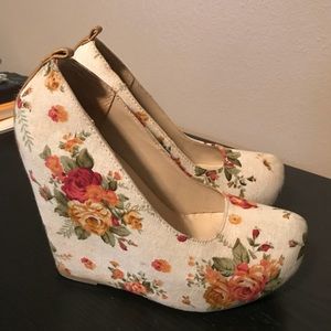 SODA Floral Wedge Shoe Heels